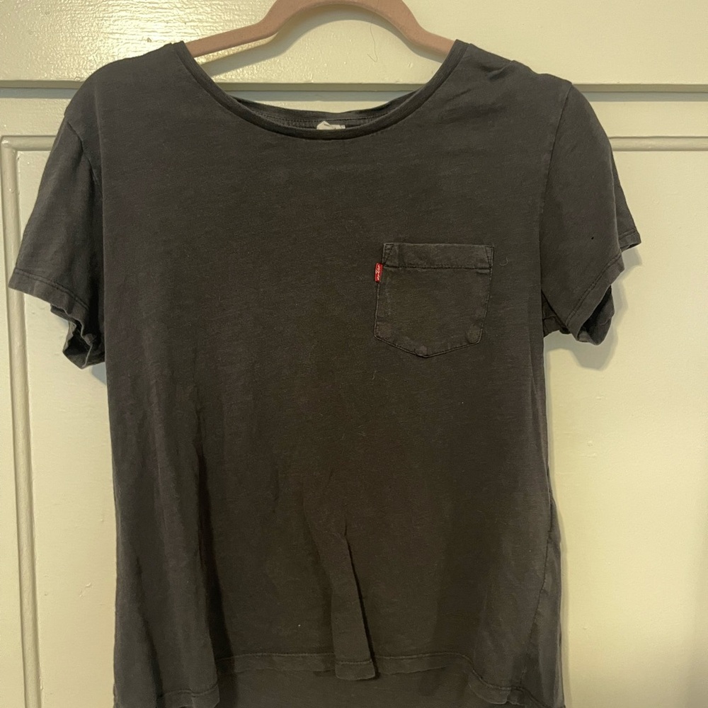 Levi's Gray Pocket T-Shirt